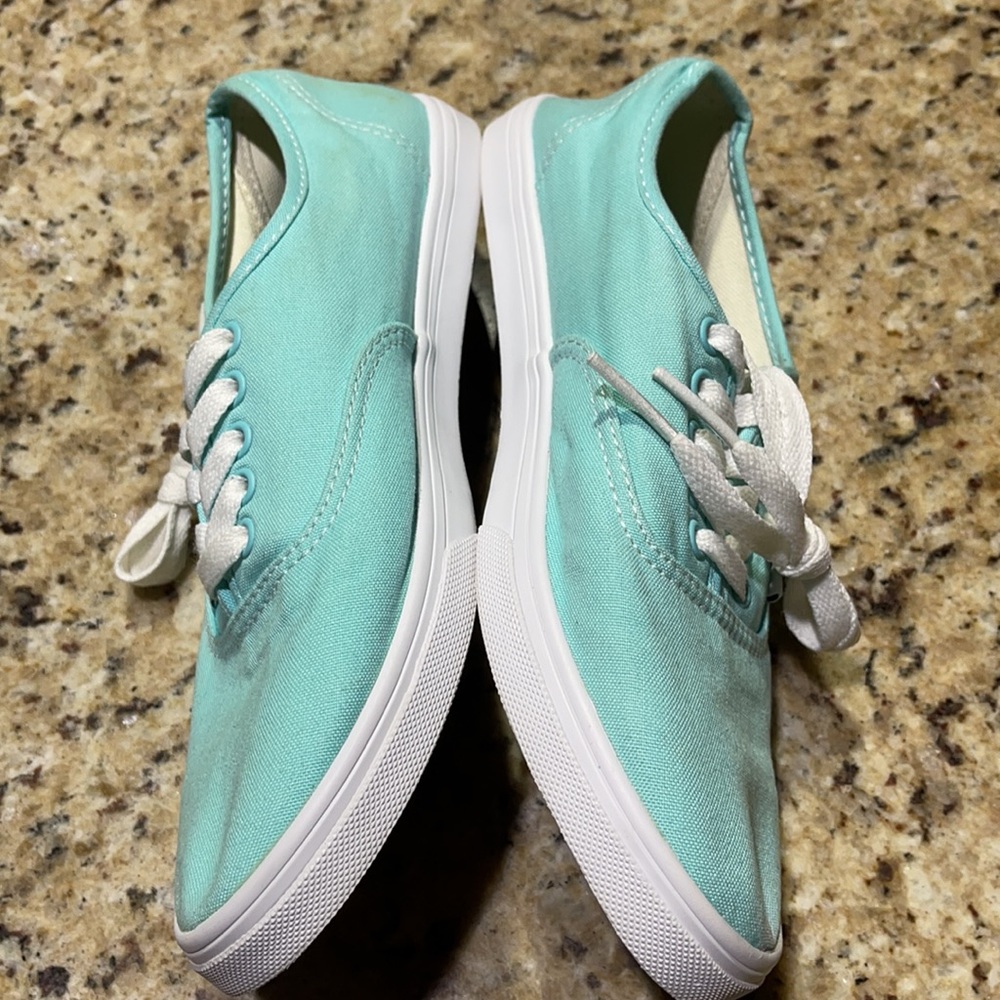 Vans - Picture 4 of 9